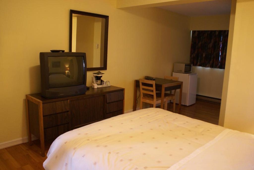 River Heights Motel Courtenay Room photo