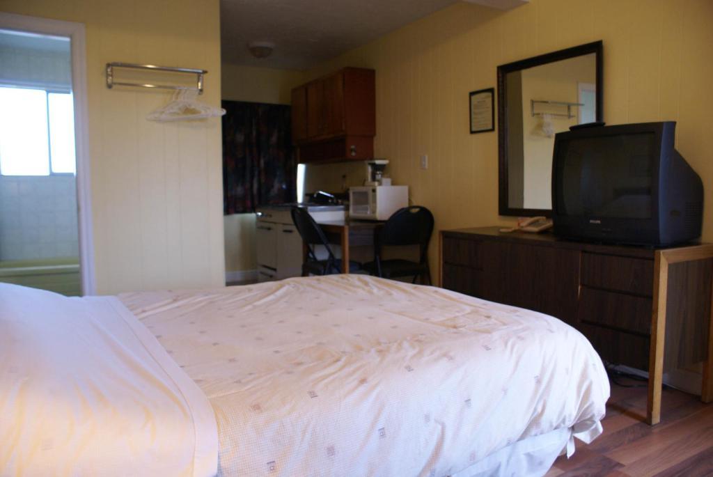 River Heights Motel Courtenay Room photo
