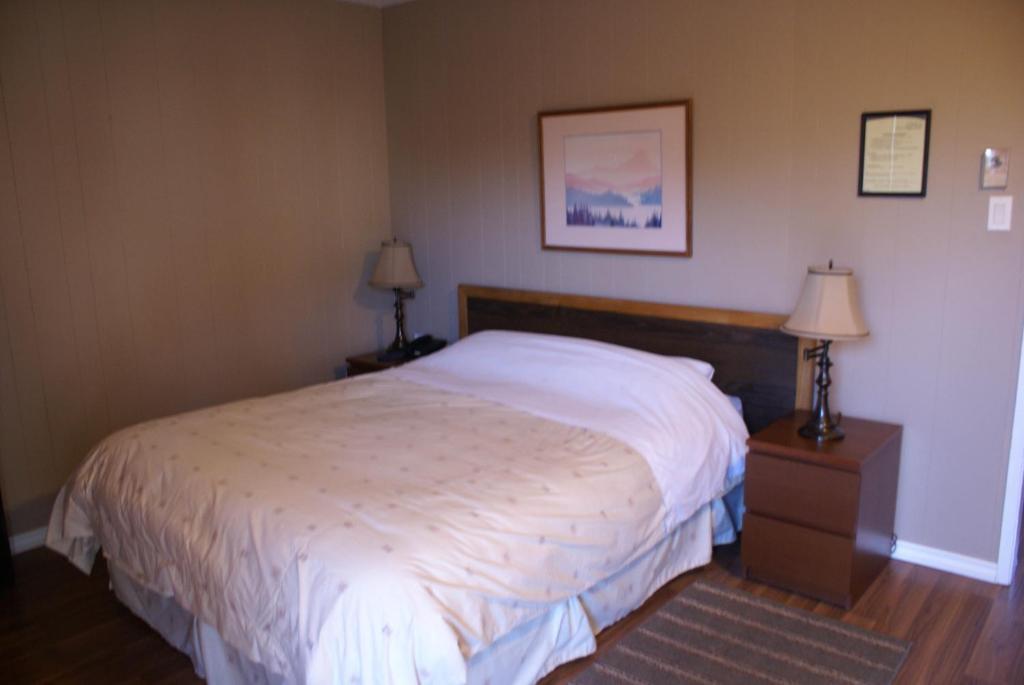 River Heights Motel Courtenay Exterior photo