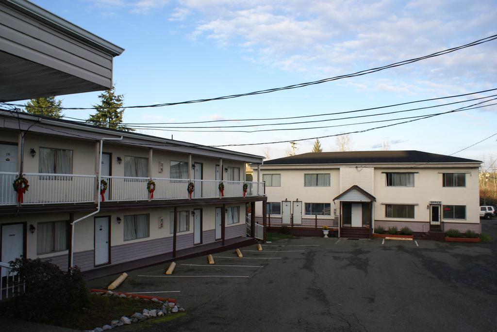 River Heights Motel Courtenay Exterior photo